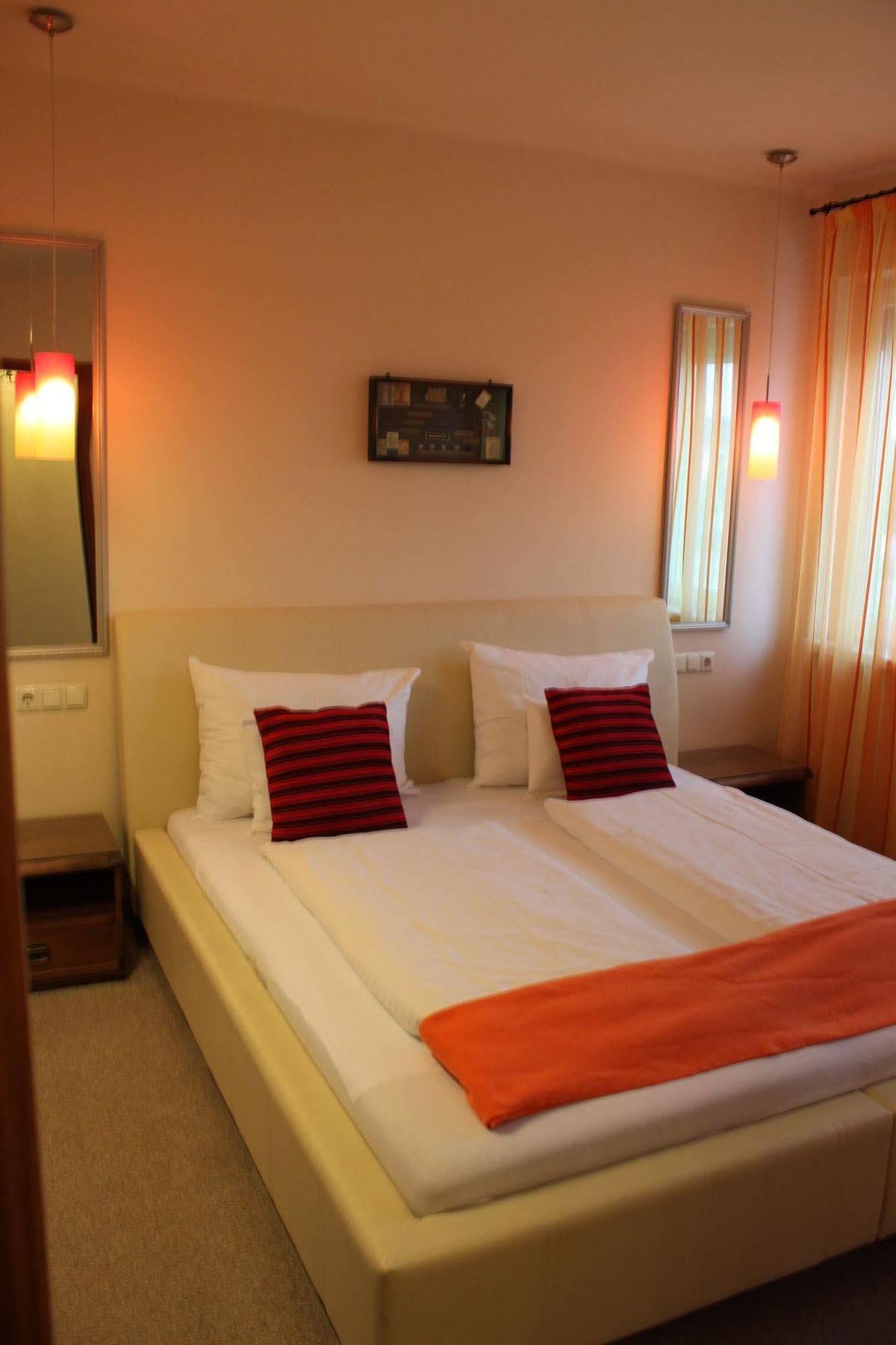 Hotel Al Faro Lodge Am See Podersdorf am See Exterior foto